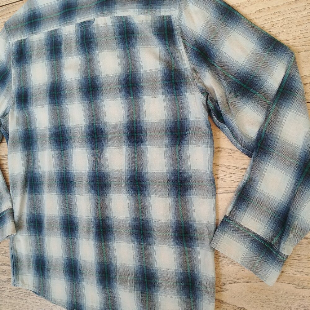 Pendleton Men Medium button down shirt 100% thick sturdy cotton blue plaid - Picture 3 of 14